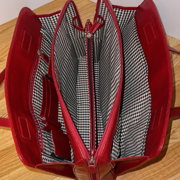 Mimi DiCarlo red purse. - Picture 2 of 3